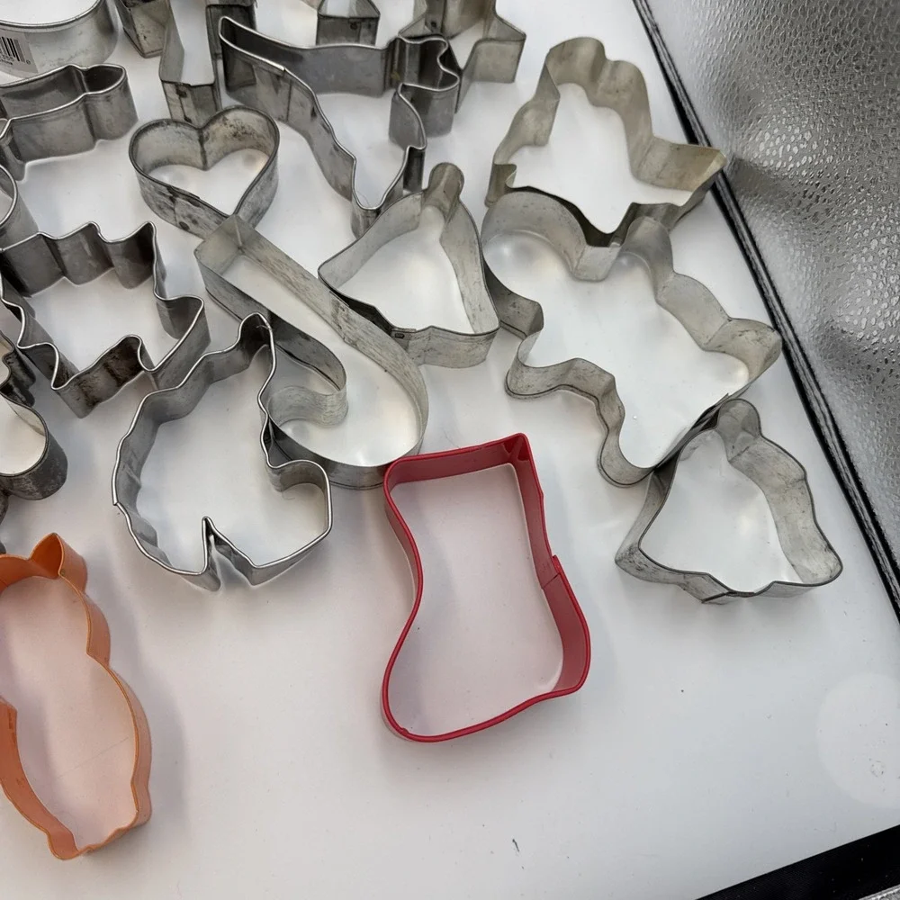 Vtg / Recent Cookie‎ CUTTERS Metal Christmas Halloween Music Assortment